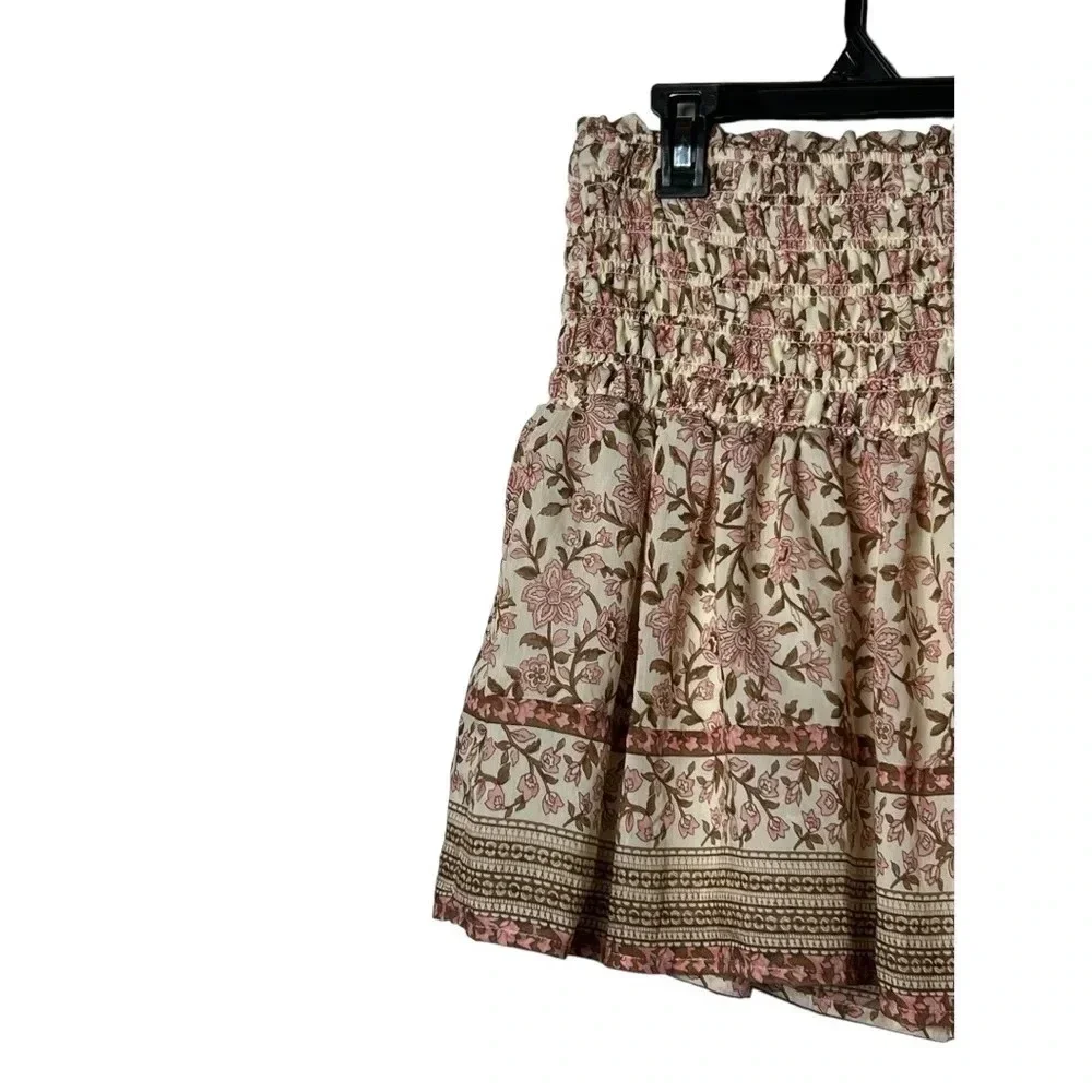 1696. BLU PEPPER SMOCKED AND FLARE SKIRT SIZE SMALL FLORAL PATTERN MINI LENGTH‎